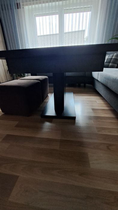 Duża ława do salonu