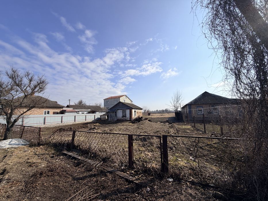 Продам дім , з великою ділянкою