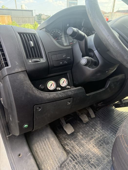Peugeot Boxer z 2015 roku