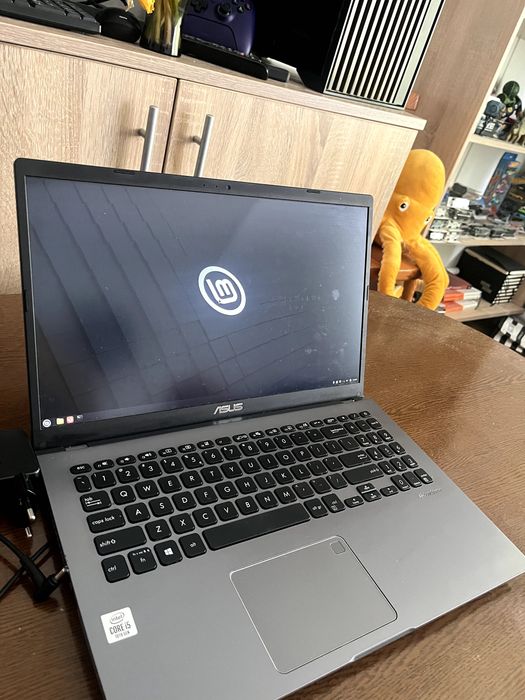 Laptop Asus Vivobook x509ja / i5-10gen / 8GB RAM /