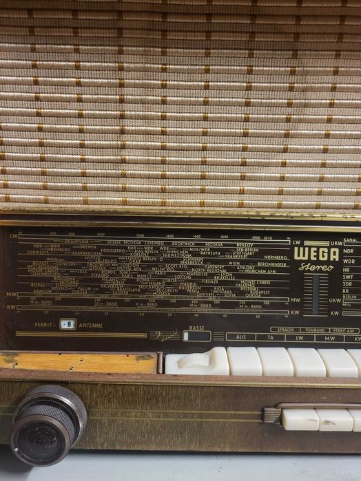 Rádio Vintage WEGA Stereo – Modelo 313
