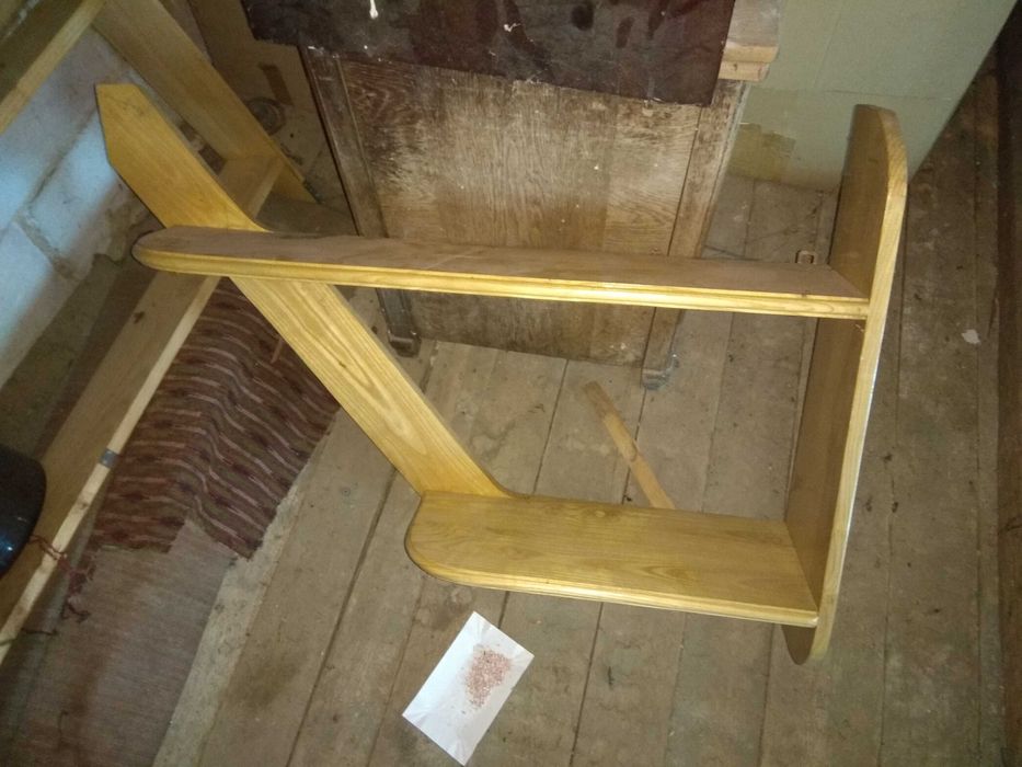 Półki  z drewna jesionowego