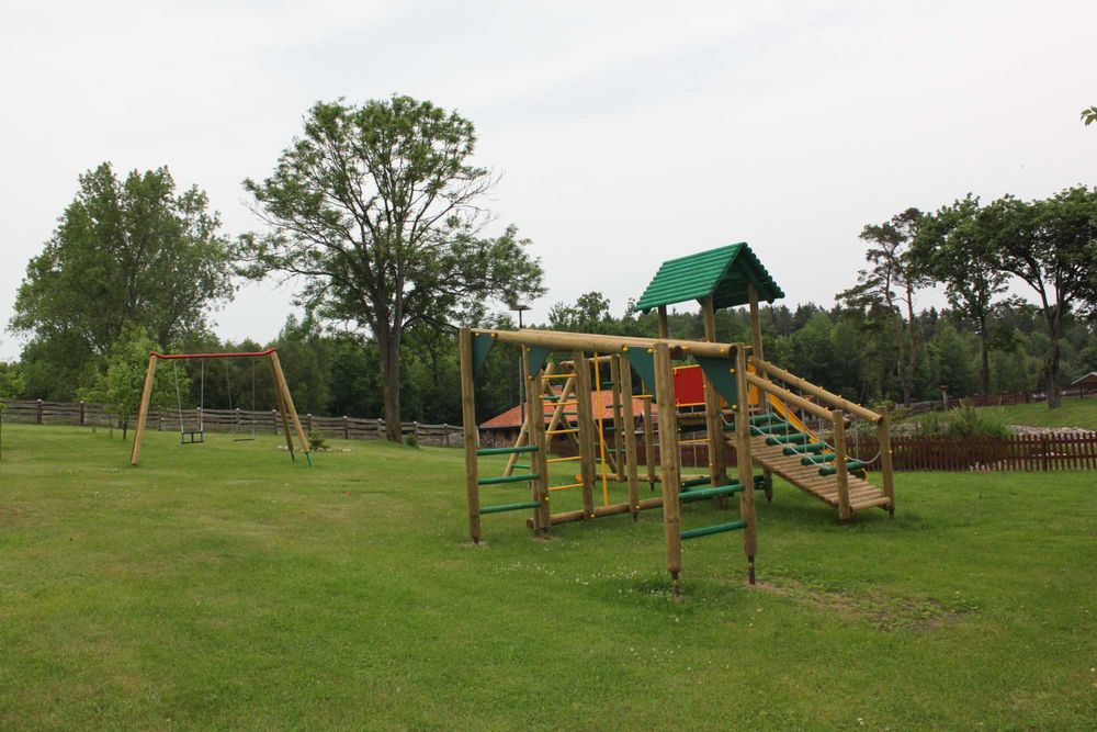 Dom Wakacyjny 400m2 nad jeziorem dla nawet 25 osób, ogród 2ha, jacuzzi