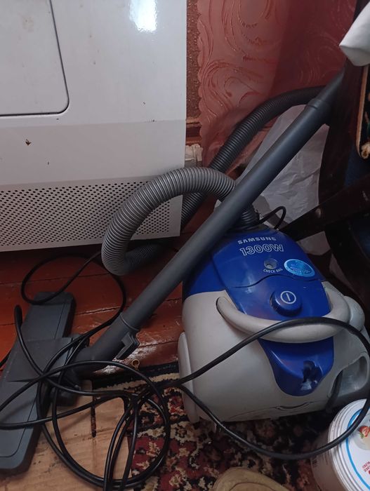 Пилосос самсунг 1300w