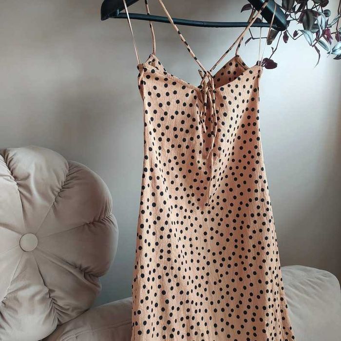 Sukienka XS-S beżowa + sweter cienki kardigan na S-M