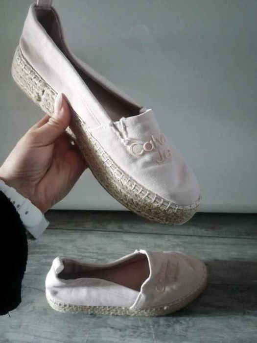 Różowe espadryle Calvin Klein platform 40