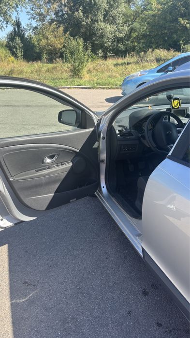 Продам автомобіль Renault Megan
