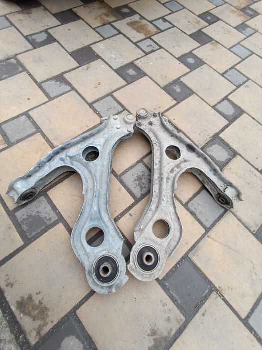 Рычаг Опель Омега А Передний Хорошая Шаровая Сайленблок Комплект