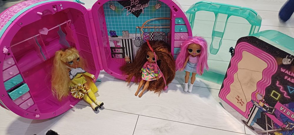 Walizka LOL OMG lalki Lol szafa nanana