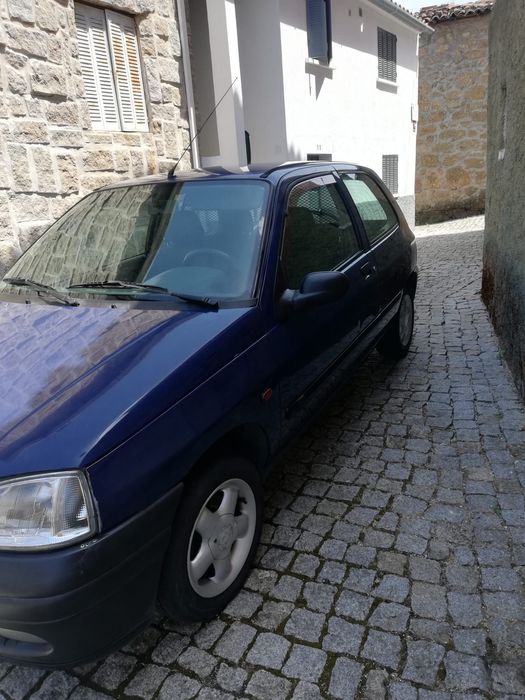 Carro renault clio