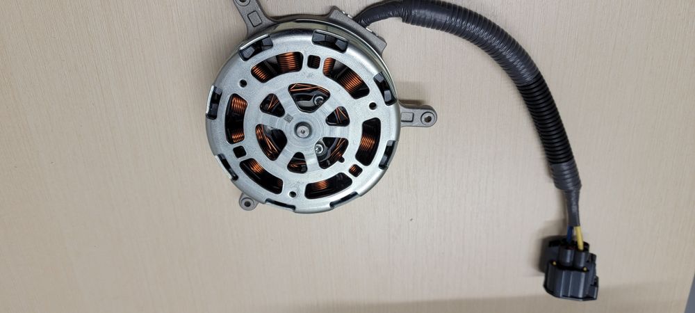 Двигатель вентилятора системы охлаждения  Tesla 3/Y