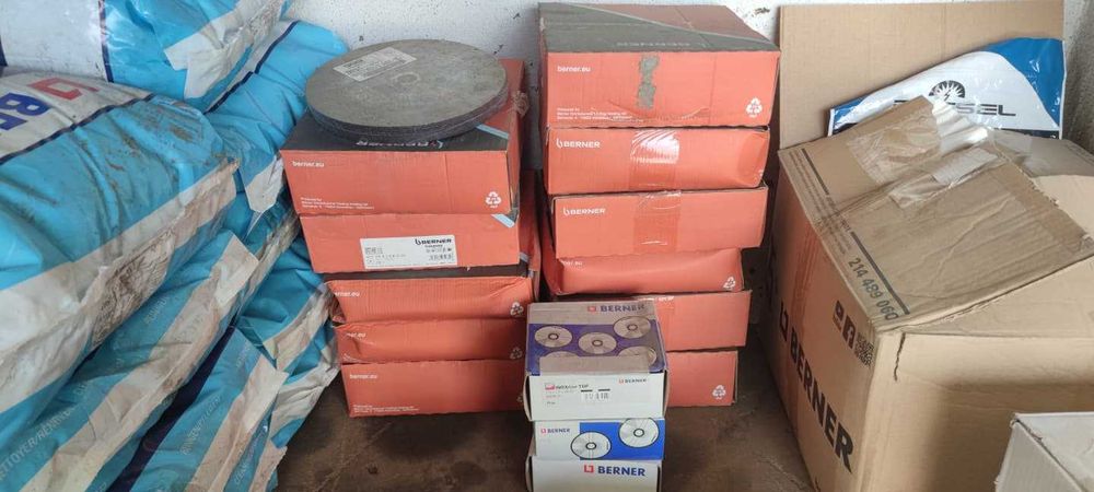 Lote Discos de rebarbadora, Areia absorvente, Luvas e óculos
