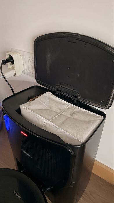 Cecotec Conga 8290 com base de auto-esvaziamento + 8 sacos extra