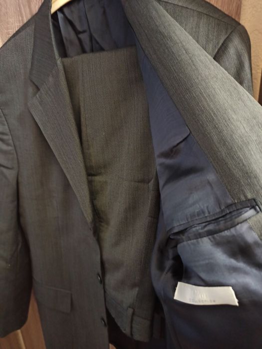 Чоловічі костюми