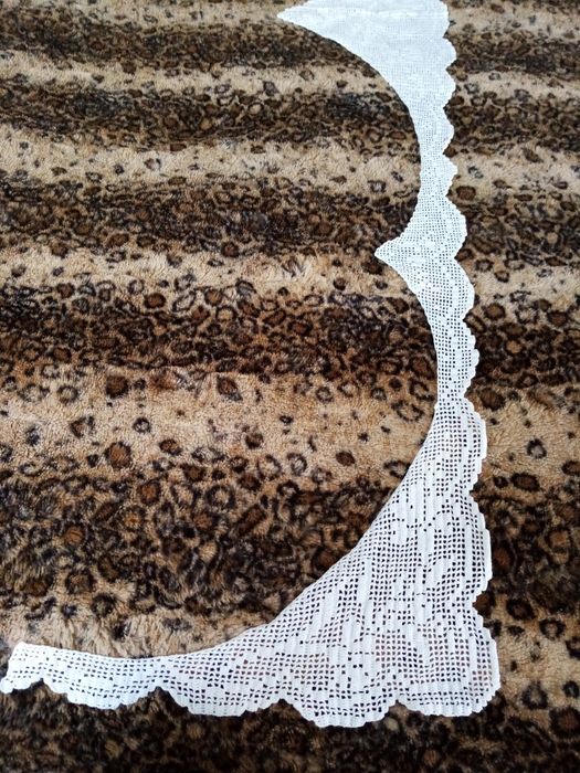 Entremeio  lençol, renda, feito artesanalmente