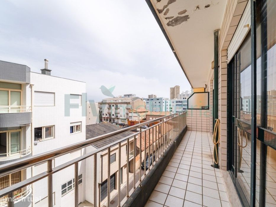 Apartamento T1 em Aver-O-Mar - 2ª Linha de Praia