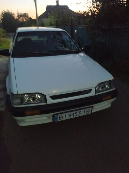 Мазда 323 універсал газ  на обмін