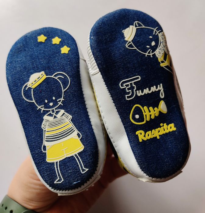 Sapatos e sandálias bebé