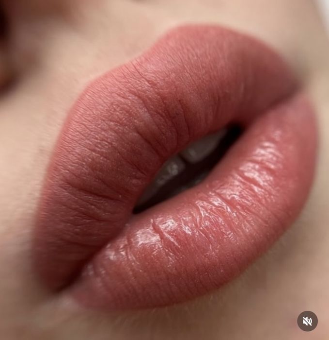 Перманентний макияж губ брів стрілочок татуаж перманенту курси бровей