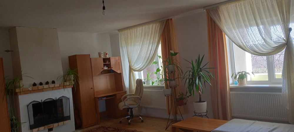 Будинок в екологічній, спокійній місцевості біля річки та заповідника