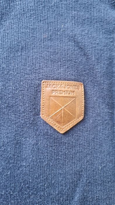 Granatowa bluza z kapturem Jack & Jones w rozmiarze M.