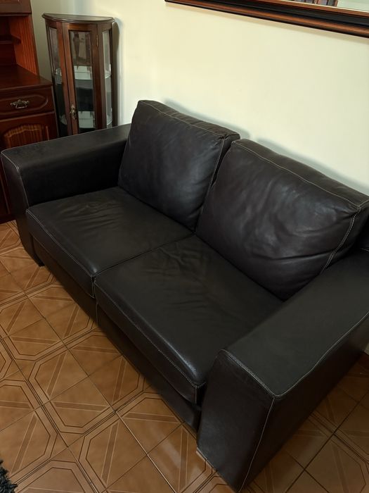 Sofá pele 2 lugares