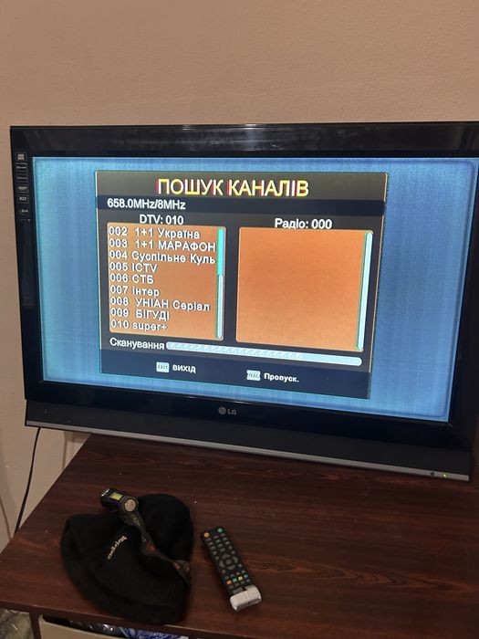 Продам телевізор LG 37LC42-ZC