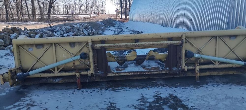 Кукурудзяна жниварка фантіні 2003р.
Робочій задовільний стан,адаптація