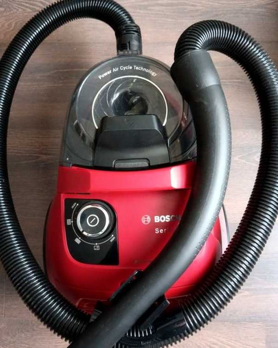 Пылесос для уборки без мешка Bosch