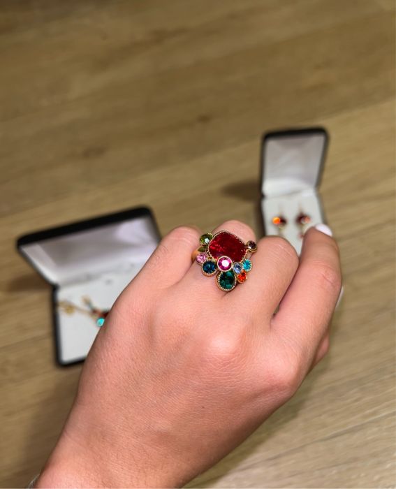 Набір прикрас (обручка, сережки, кольє)