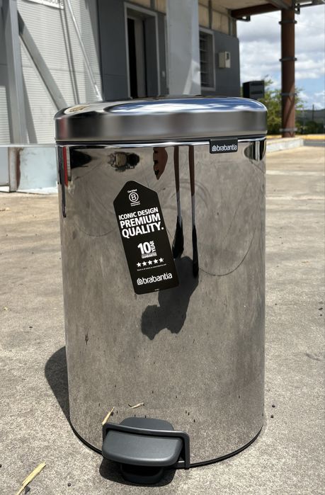 Caixote do Lixo - Brabantia 20L - Aço inox Brilhante