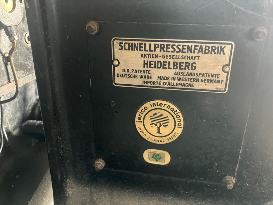 Máquina de impressão tipográfica