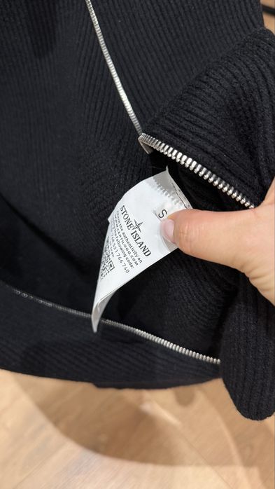 Продам кофту  stone island