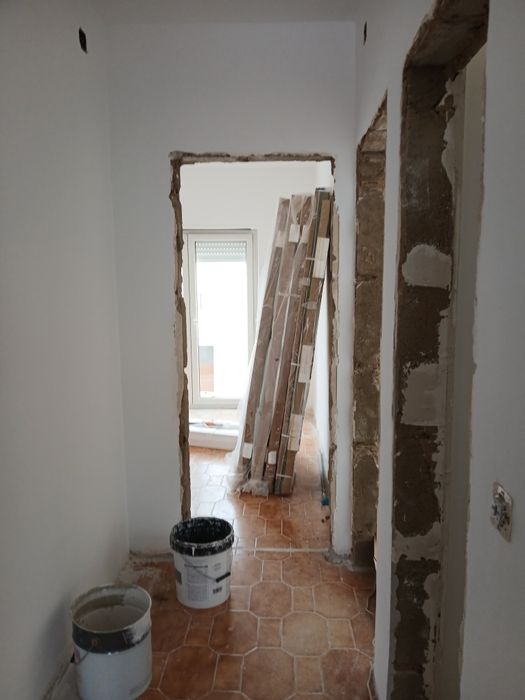 Instalação de pavimento Flutuante, Portas e rodapés