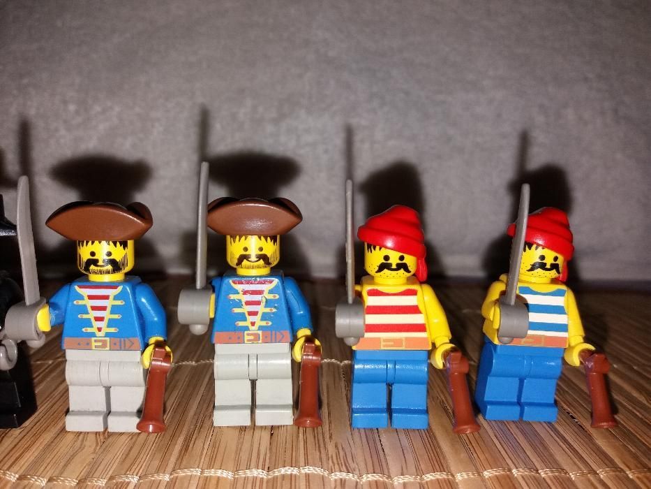 Lego System Piraci- Mini figurki Pirates