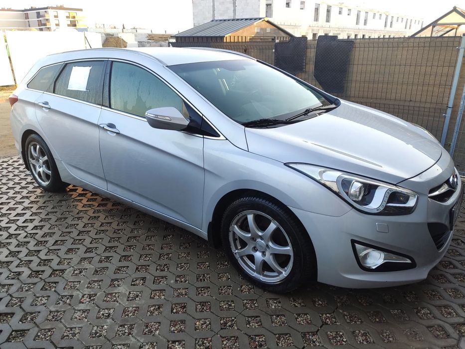 Hyundai i40 Hundai i40 kombi kompaktowe auto rodzinne