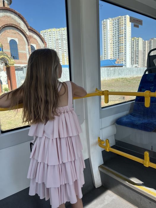 Нарядна літня сукня
