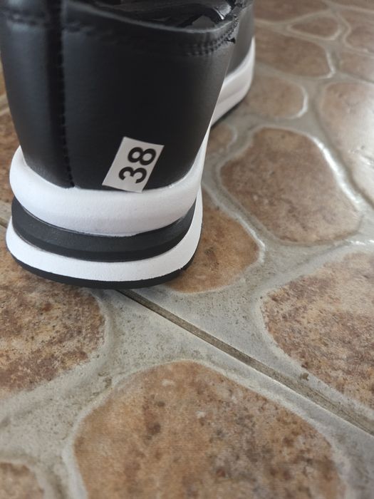 Sprzedam Nowe czarne  buty