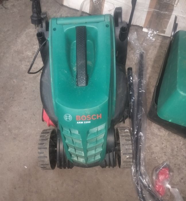 Газонокосарка Bosch ARM3200 1200W 32см