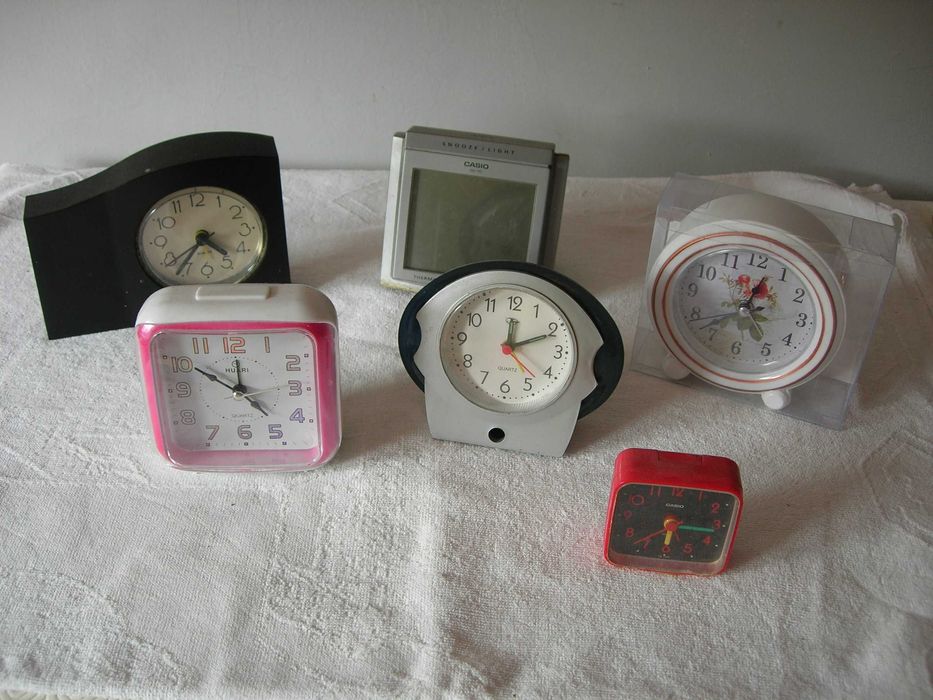 Relógios e despertadores diversos - Redoma, loiça, a pilhas, a corda