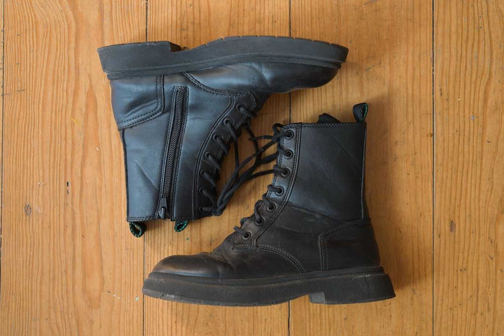 Zara Botas em Pele com Cordões - Winter 2022 - EU34
