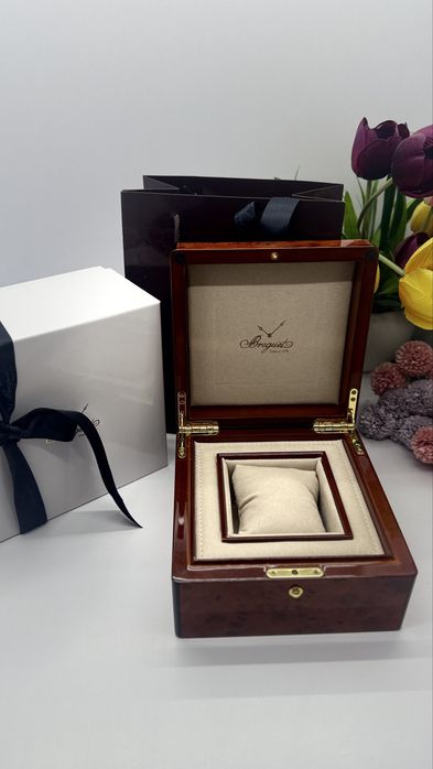 Коробка під годинник Breguet Бріджит.Нова з оригінальною стрічкою