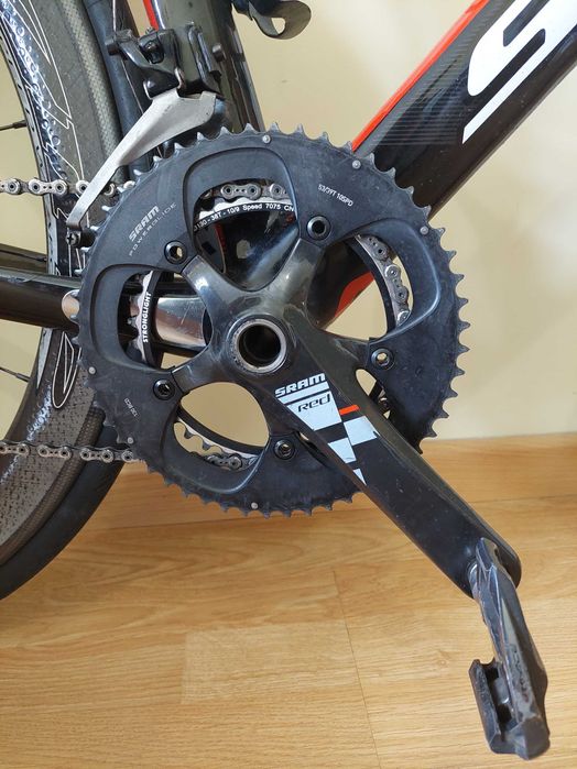 Sram red, 2-10v ped. 53-39 bb30