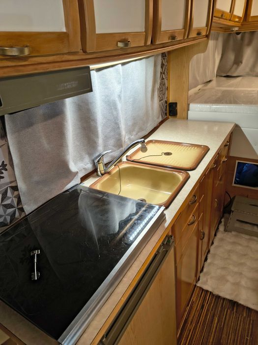 autocaravana muito bom estado  aceita retomas para facilitar negócio