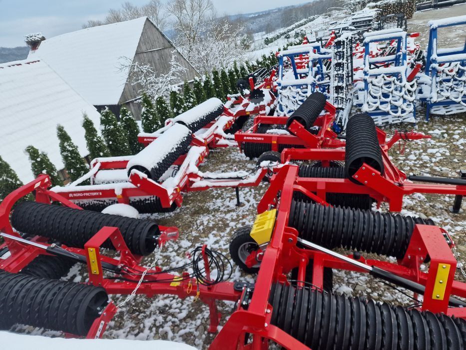 Wały posiewne uprawowe Agro Factory 3 silowniki