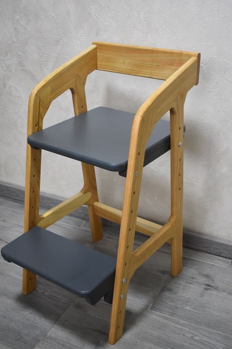 Дитячий зростаючий стілець