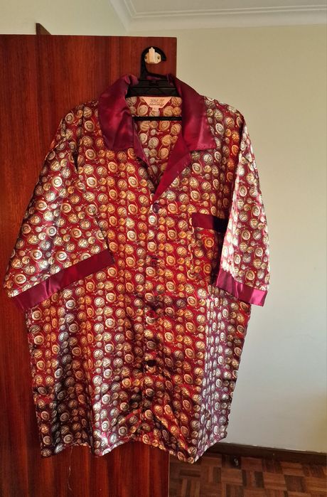 Lote de 3 pijamas em cetim novos-meia estação