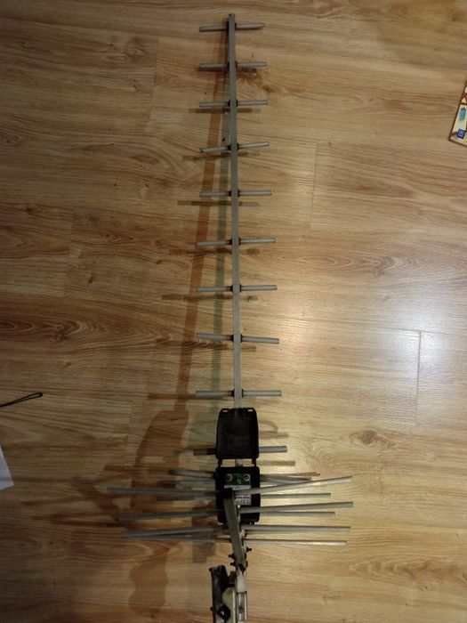 Antena TV kierunkowa  Dipol.