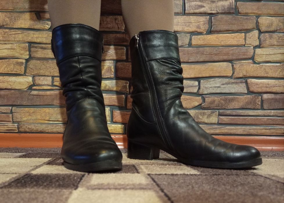 Кожаные демисезонные сапожки