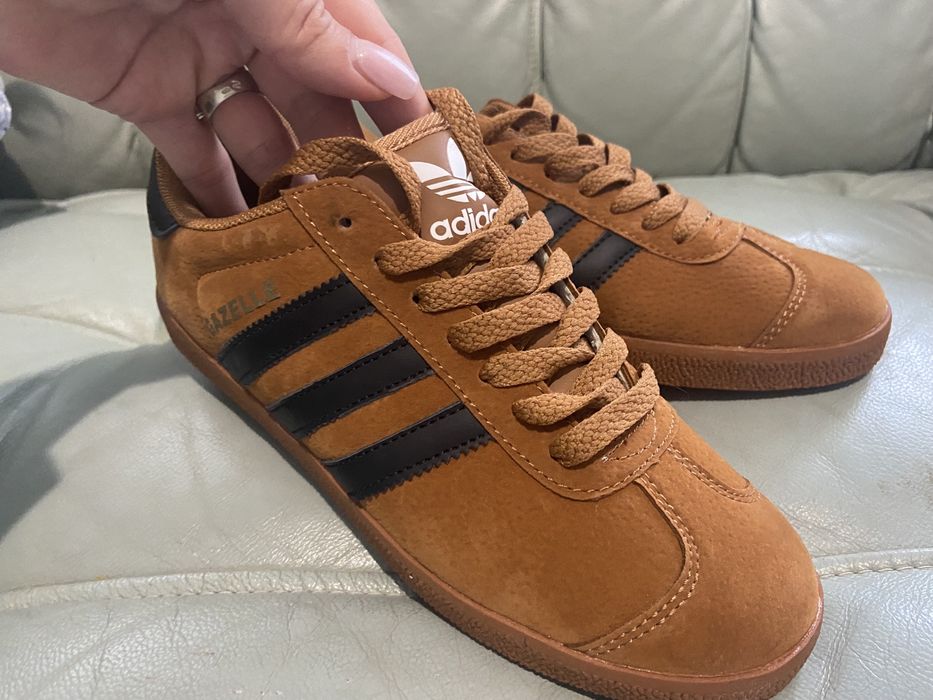 Кроссовки Adidas